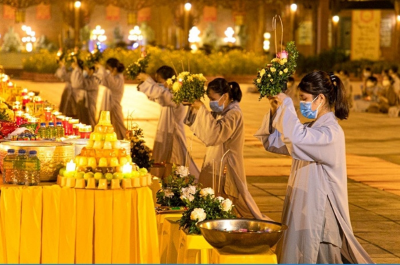 Cúng dường, dâng hoa
