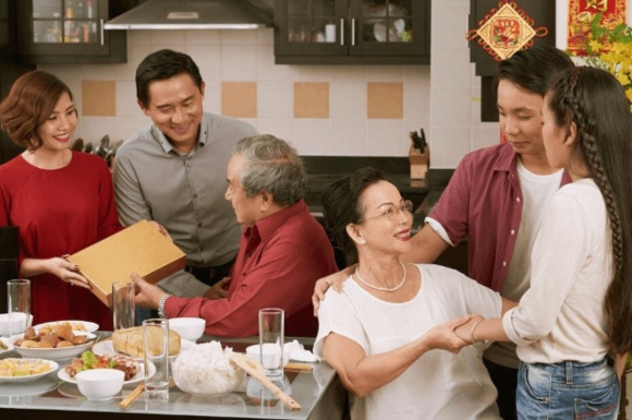 Tặng quà Cha Mẹ